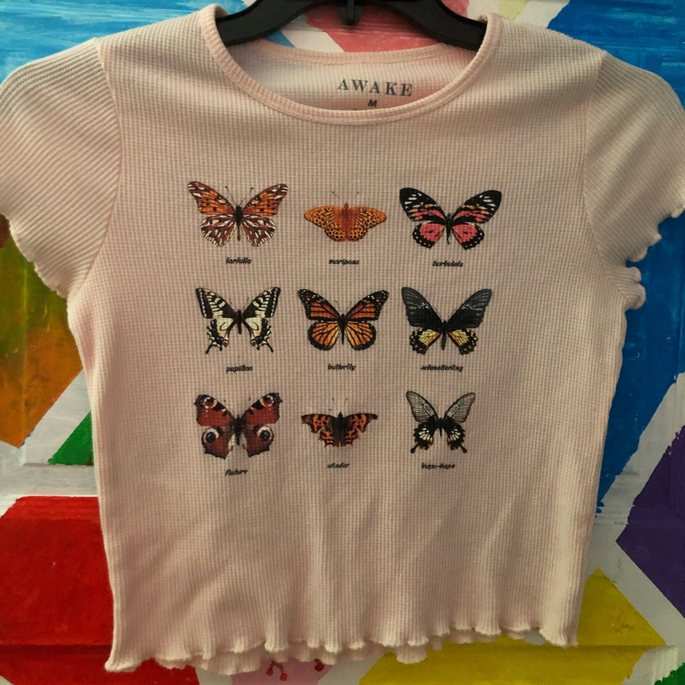 Butterfly crop tee 🦋